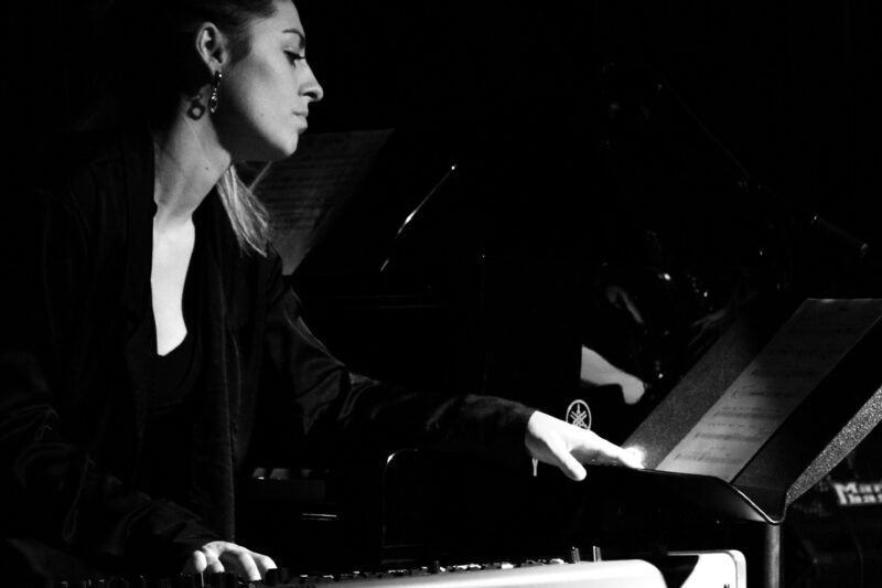 Introducing Freyja Garbett – WollCon’s newest piano and jazz teacher